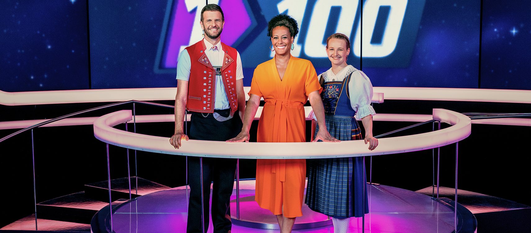 1 gegen 100 – Traditionen Special
mit Angélique Beldner
Nicolas Senn, Moderatorin Angélique Beldner und Arlette Wismer
2023

Copyright: SRF/Mirco Rederlechner